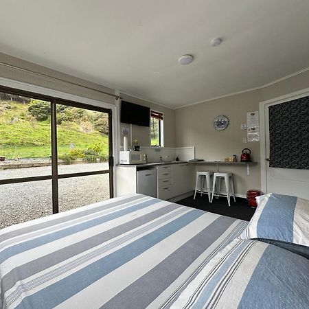 Kiwi Cabins Tapu Екстер'єр фото