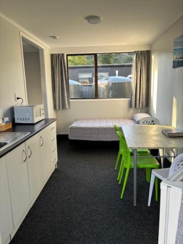 Kiwi Cabins Tapu Екстер'єр фото
